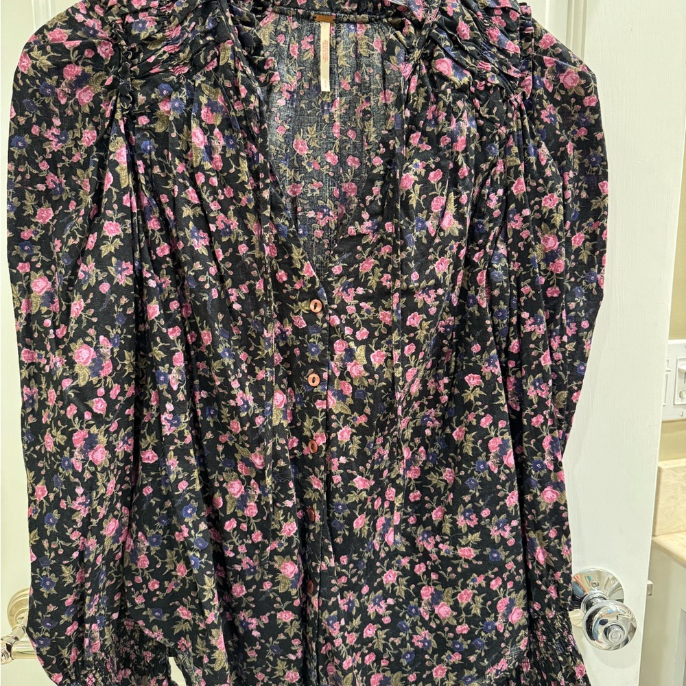 Elegant Floral Women's Blouse in Black and Pink